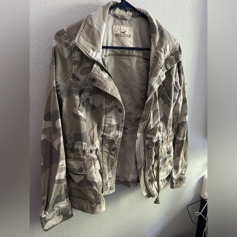 Women’s Hollister Camo Jacket, cool cotton